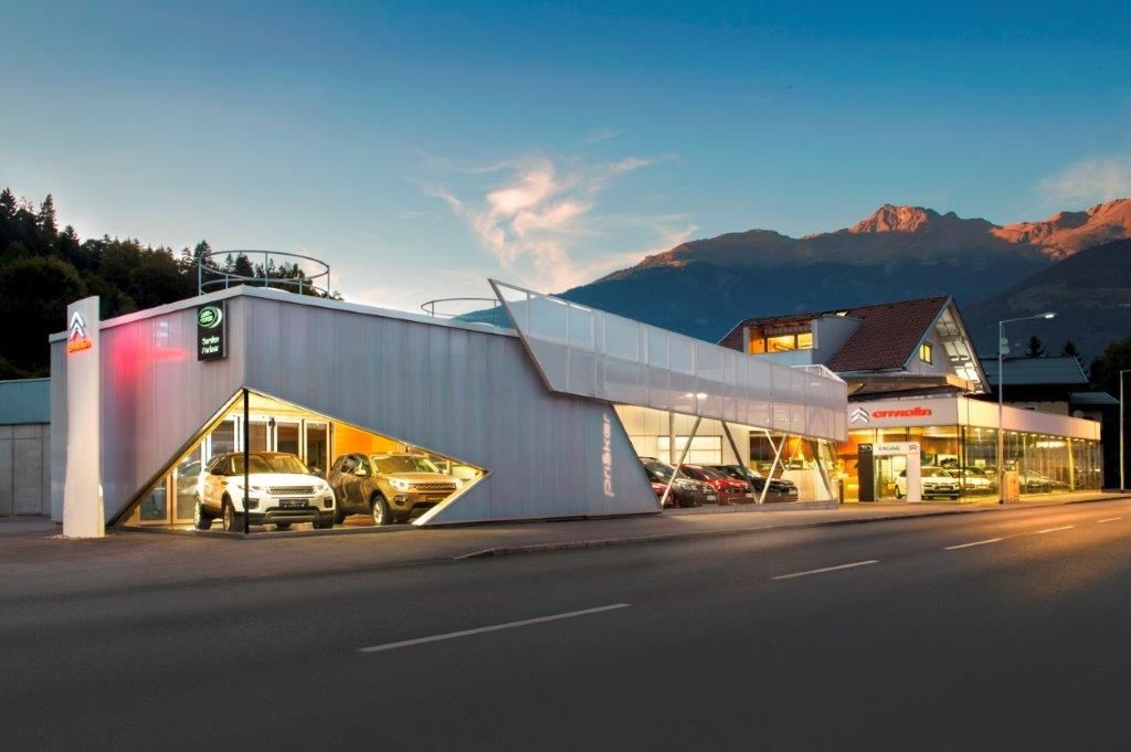 BVH-Autohaus Prisker Lienz - PC-Paneele opal 40 mm Breite 500 mm