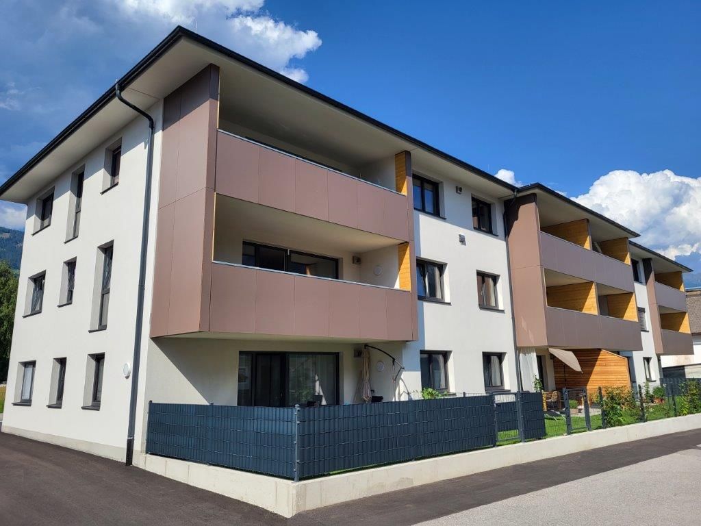 BVH-Wohnanlage Rauchkofelweg Lienz - Produkt HPL-Kronoart 8 mm Dekore 7061 latte