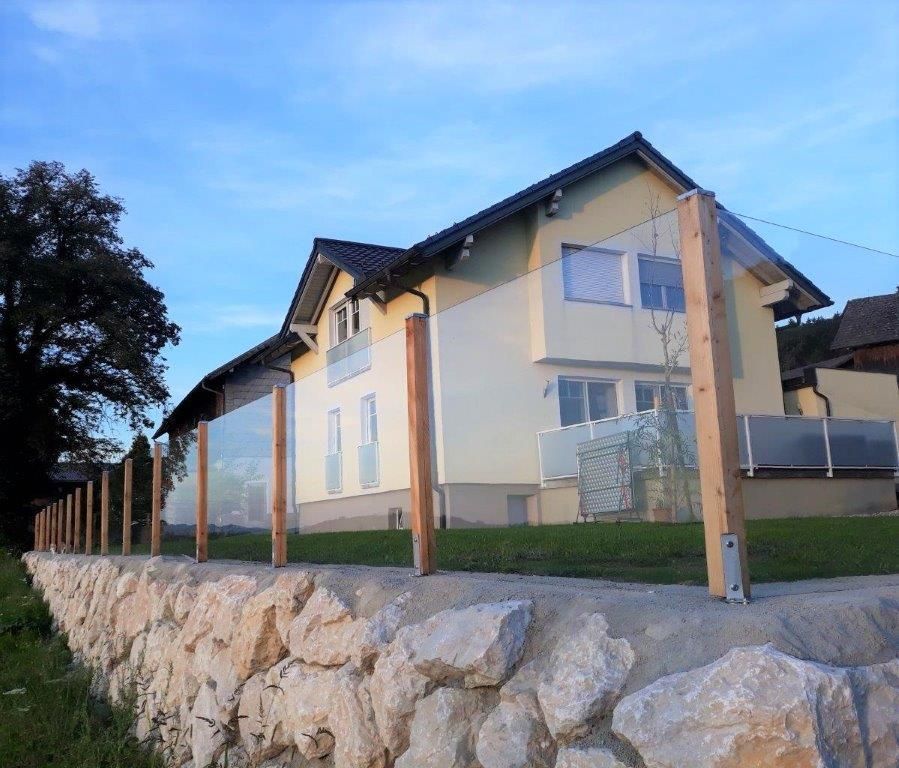 BVH- Fam Kriechhammer Nussdorf - Produkt Plexiglas(r)Soundstop 15 mm transparent