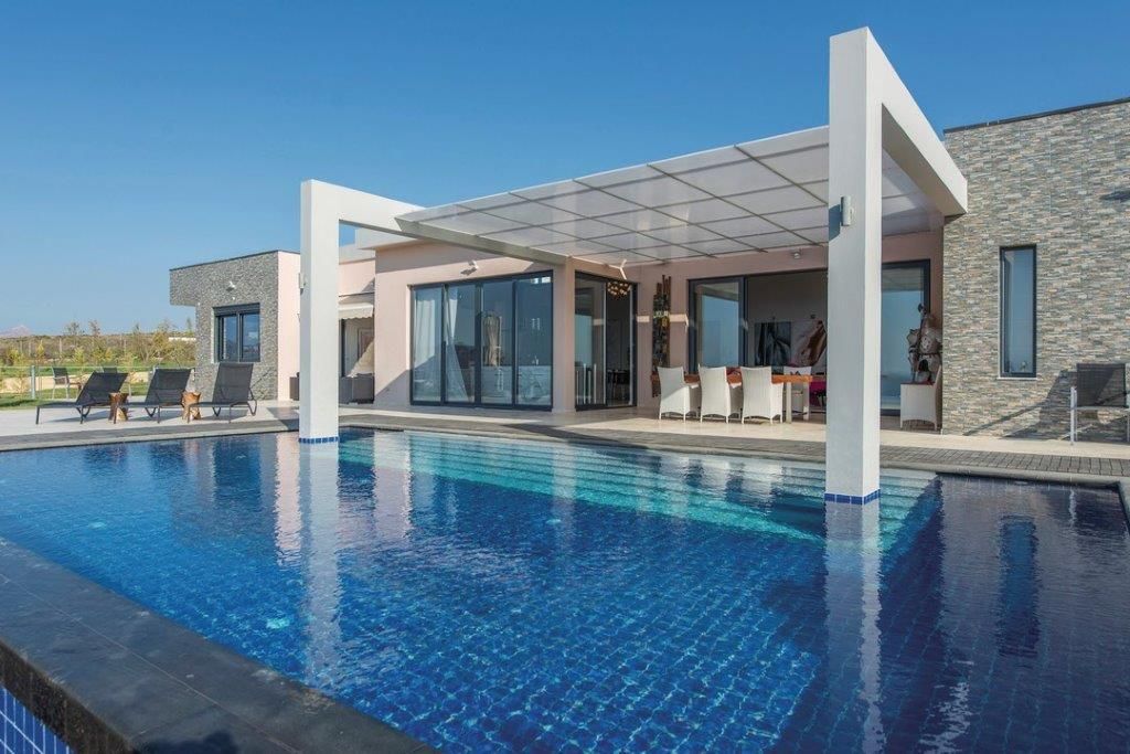 BVH - Villa mit Überdachung aus - Produkt PC UV Platten 12 mm opal