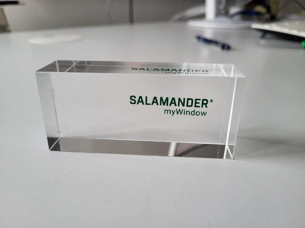Anwendung- Firma Salamander - PMMA Blöcke transparent poliert mit Firmenlogo bedruckt