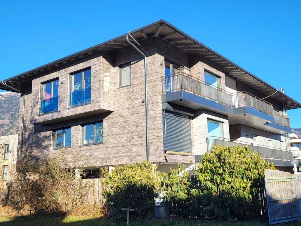 BVH-Wohnhaus Falkner - Lienz - Produkte Alucom Design 6 mm - Dekore Wallis - Steingrau und Anthrazit